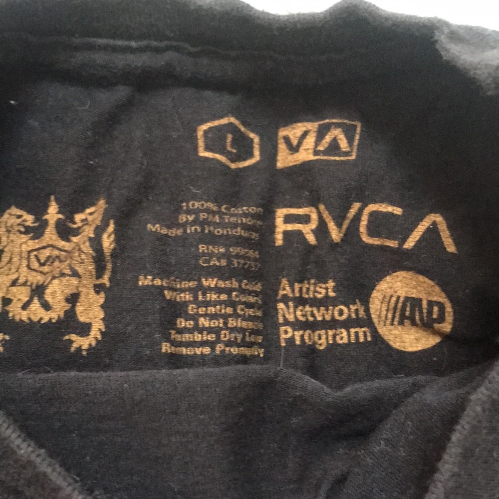 NWOT RVCA T-shirt - Picture 3 of 3